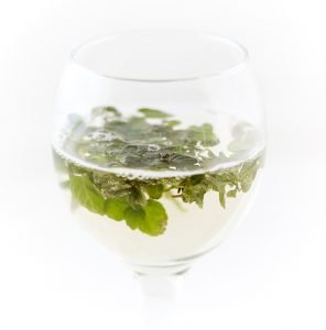 Mint infused wine at VLK food blog Kalliopi Kitchen